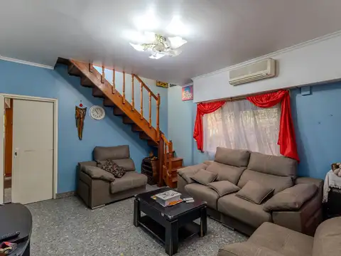 Casa 5 ambientes con 2 baños