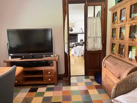 Casa en Alquiler con 4 cocheras