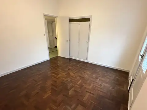 Bauness 1400, Piso 1