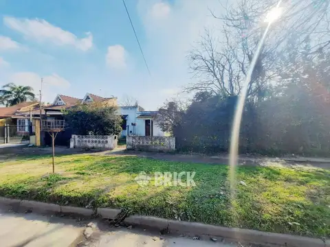 CASA EN ESPECTACULAR LOTE PROPIO DE 360 M2 TOTALES EN LOS STUDS AL 1000