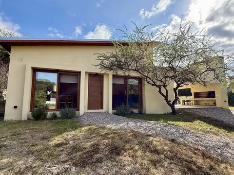 Casa en venta Potrerillo de Larreta 4dor en suite, pileta A Estrenar