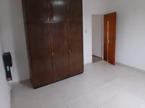 OPORTUNIDAD 2 DEPTOS. AL PRECIO DE UNO 