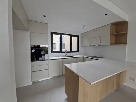 Av del LIbertador 15300, Piso 3