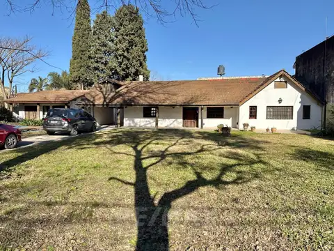 Casa 6 ambientes con 3 baños