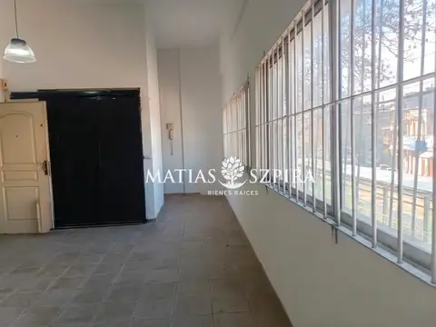 Oficina en Alquiler en Pompeya, $ 900.000