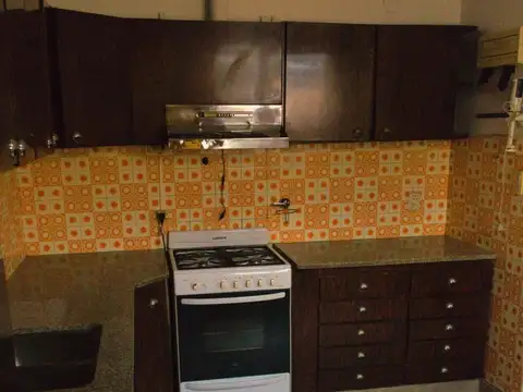 Depto Tipo Casa en Alquiler en Flores, $ 900.000