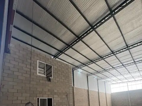 Galpon en Alquiler 30  mts Fondo