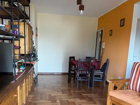 Gobernador Vernet 500, Piso 7