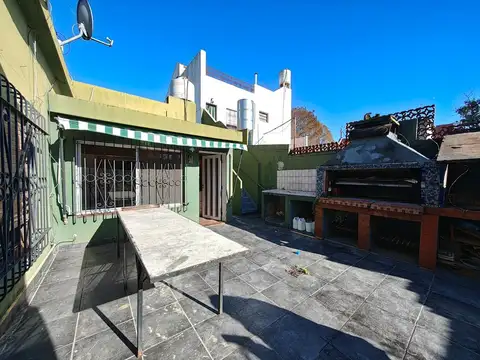Casa en venta con 2 locales Temperley Este
