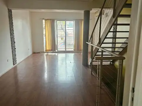 VENTA CASA TIPO DUPLEX 4 AMB BALCON-COCH-CABALLITO