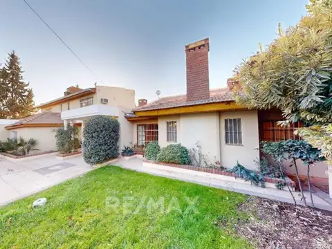 Casa 4 Dormitorios B° Jardin