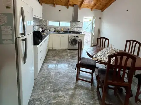 Casa 5 ambientes con 1 baño