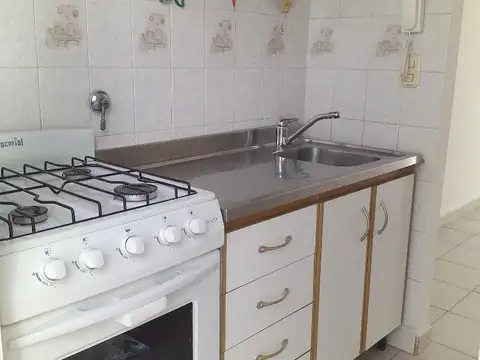 VENTA DE DUPLEX DE 2 AMBIENTES CON PATIO
