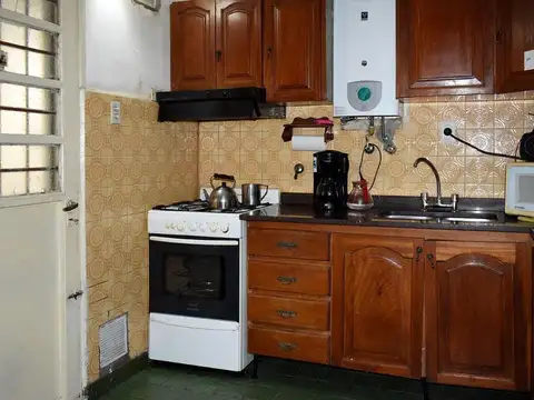 Casa 4 ambientes con 1 baño