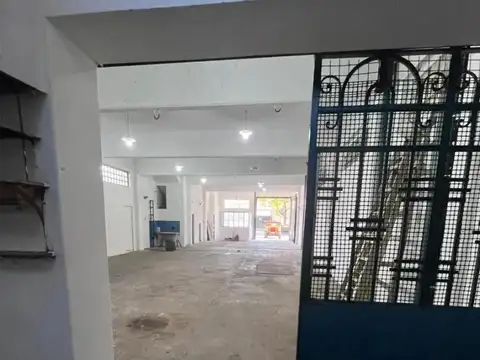 Alquiler de Galpón/Depósito de 215 m² en Villa Devoto
