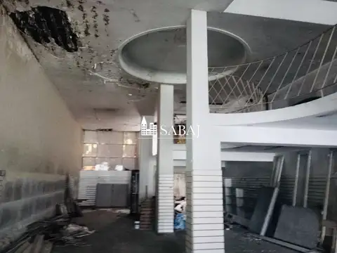 Gran Local Comercial Sobre Av. Rivadavia 500 m2