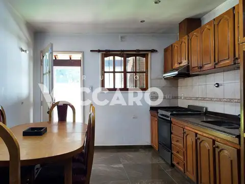 Casa en Alquiler con 2 cocheras