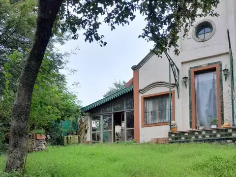 Casa 5 ambientes con 4 baños