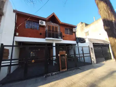 Venta/PH/4 Ambientes/AptoCredito/Cochera/Patio/Parrilla/Permuta/Liniers