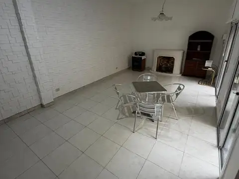 Depto Tipo Casa en Alquiler de 3 ambientes