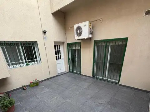 Depto Tipo Casa en Alquiler en Villa del Parque, $ 1.500.000