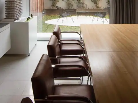 Oficina 6 ambientes con 3 baños