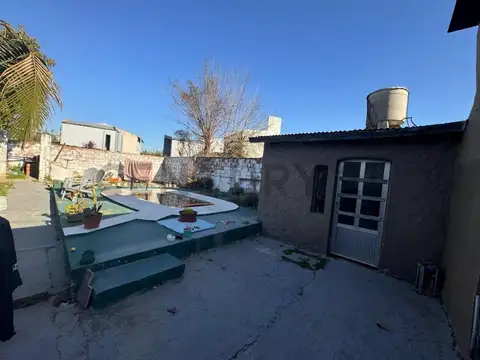 Casa 5 ambientes con 2 baños