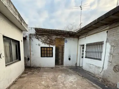Depto Tipo Casa en Venta 40 años