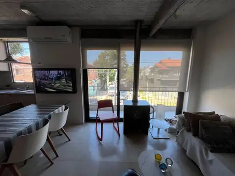 Ph en alquiler 3 ambientes Martinez terraza jardín