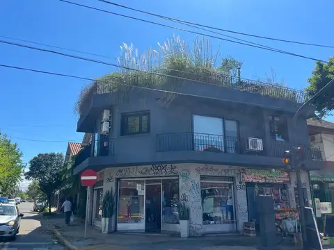 Ph en alquiler 3 ambientes Martinez terraza jardín