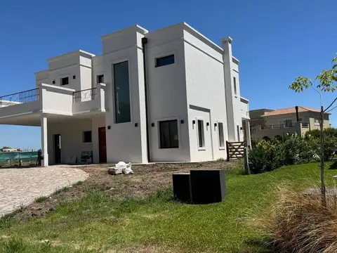 CASA EN VENTA 6 AMBIENTES GREENVILLE, HUDSON