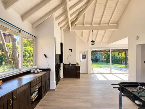 Casa 5 ambientes con 3 baños