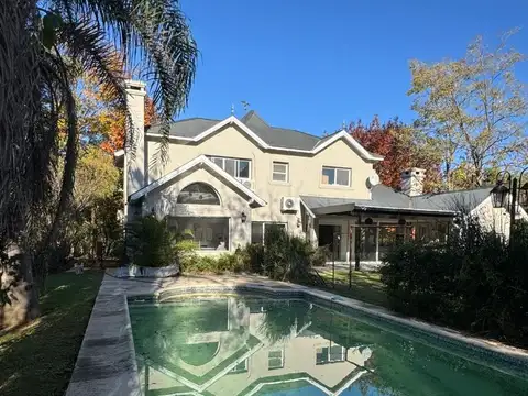 Casa 5 ambientes con 3 baños