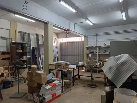 Galpon en Venta 12  mts Frente