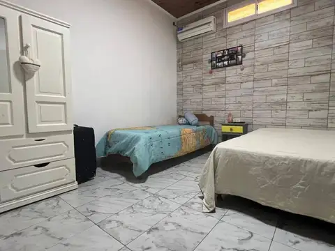 Casa 5 ambientes con 2 baños