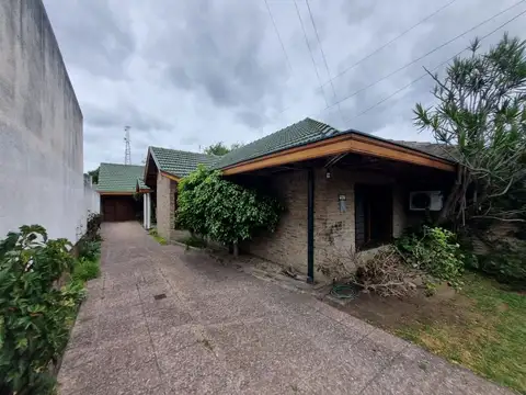 VENTA CASA 4 AMB CON QUINCHO Y PATIO
