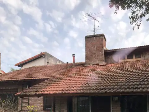 Casa tipo chalet- Ituzaingó