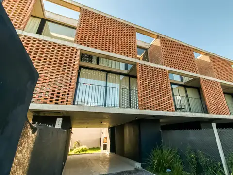 VENTA - TRIPLEX 2 DORMITORIOS APTO BANCO - CITY BELL