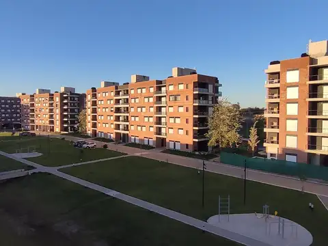 Departamento en Alquiler en Fisherton, $ 700.000