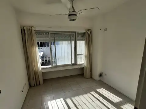 Departamento en Alquiler en Abasto, $ 650.000