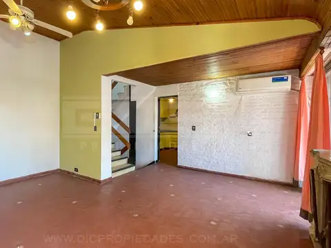 Depto Tipo Casa 4 ambientes con 1 baño