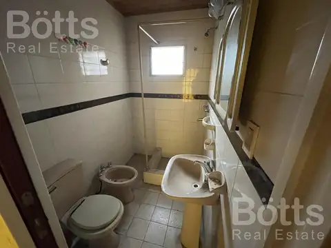 Depto Tipo Casa en Venta 50 años