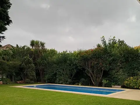 Casa 5 ambientes con 3 baños