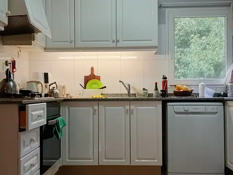 Casa Chalet  en Venta en Los Jazmines, Pilar del Este, Pilar