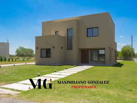 Casa 5 ambientes con 4 baños