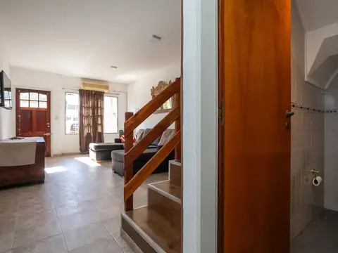 Casa en Alquiler con 1 cochera