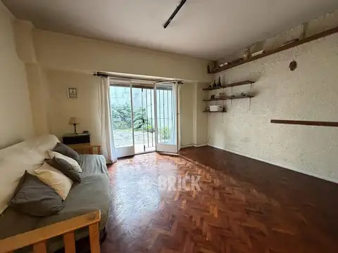 PARAGUAY Y AV. CORONEL DIAZ - IMPECABLE PATIO TODO SOL DOBLE ENTRADA