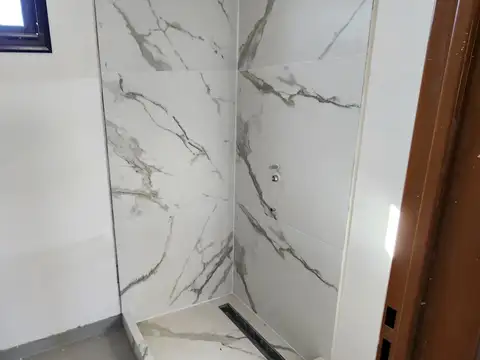DEPARTAMENTO MONOAMBIENTE CON PARRILA EN EL BALCON PISO 1