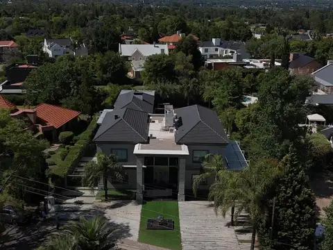 Casa 5 ambientes con 6 baños