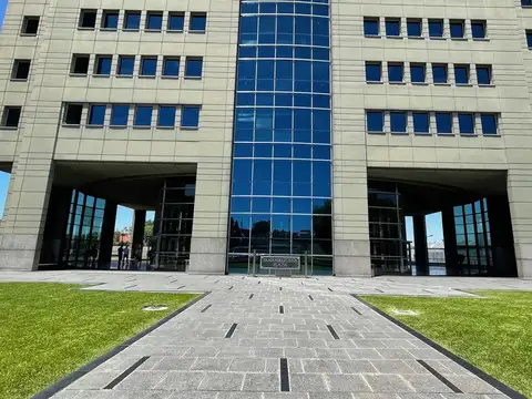 Alquiler Oficina  Panamericana Plaza - Espectacular Planta de 890Mts2. - Saavedra